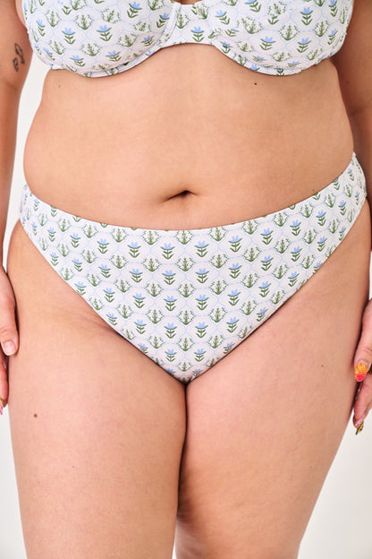 Lulu Mid Rise Bottom