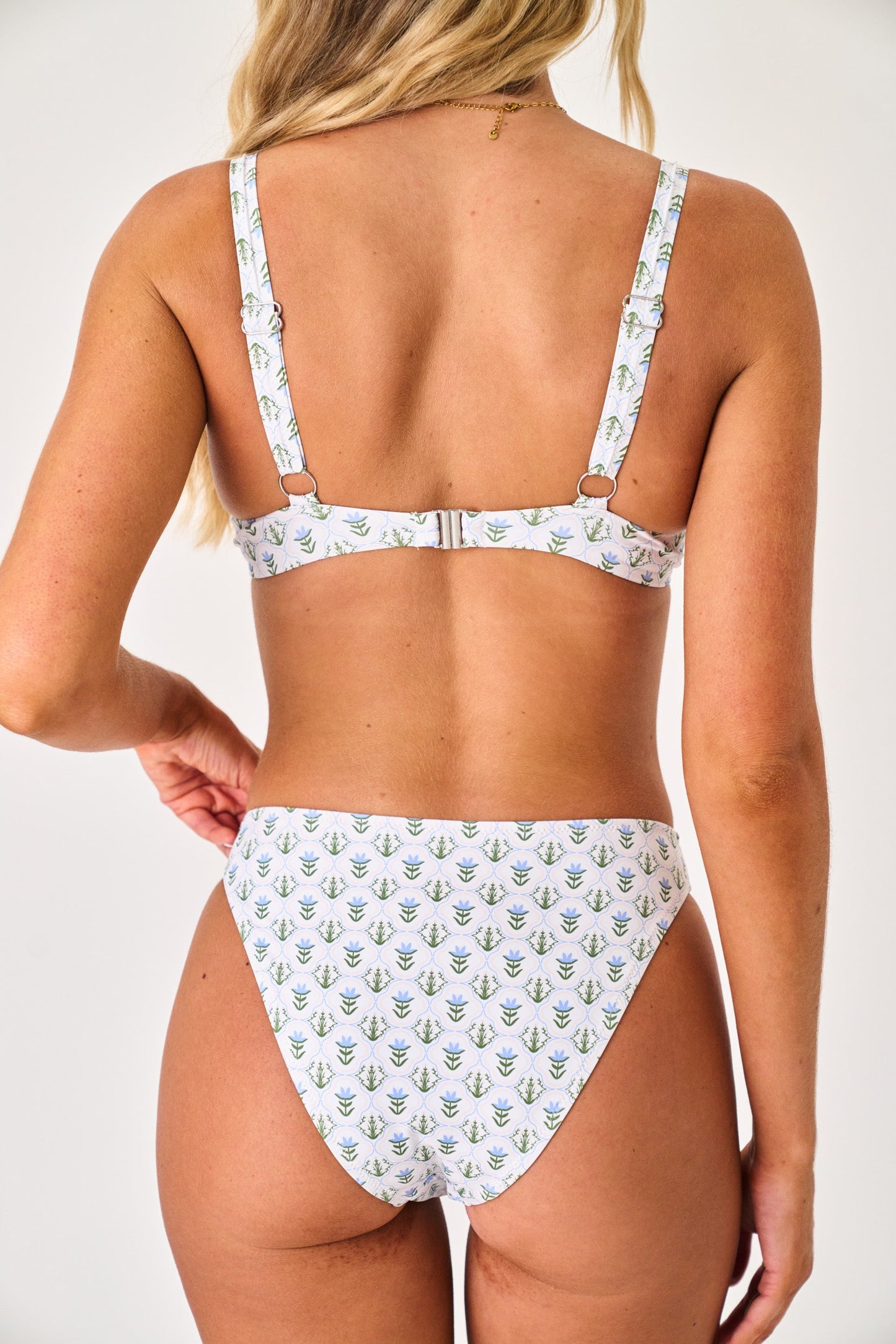 Lulu Mid Rise Bottom