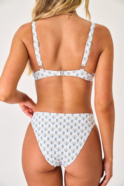 Lulu Mid Rise Bottom