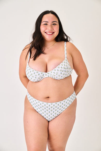 Lulu Mid Rise Bottom
