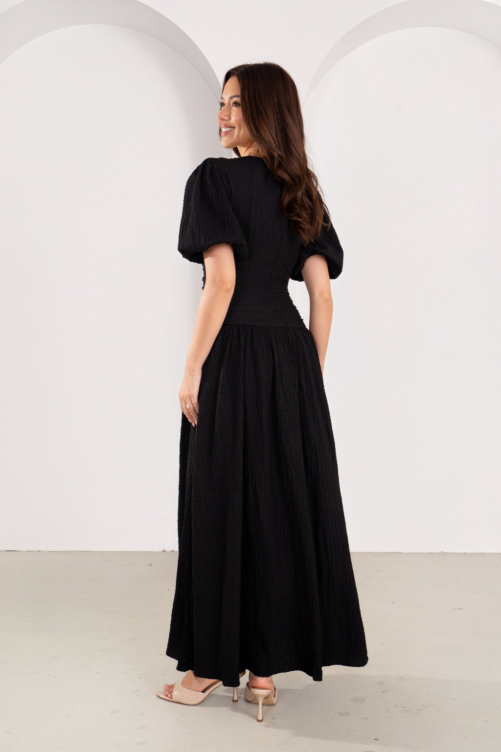 Paleris V-Neck Maxi Dress with Puff Sleeves