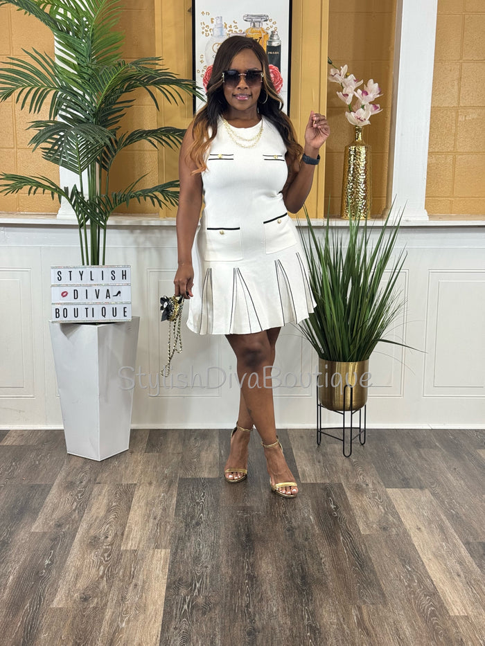 First Class Energy Pleated Dress (White/Black)