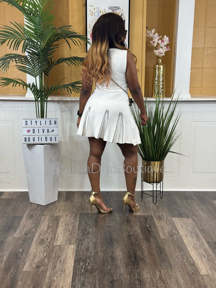 First Class Energy Pleated Dress (White/Black)