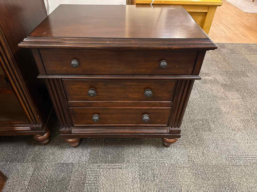 Michael Ashton 3-Drawer Nightstand