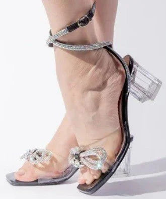 Noticeable Chunky  Heels (Black)