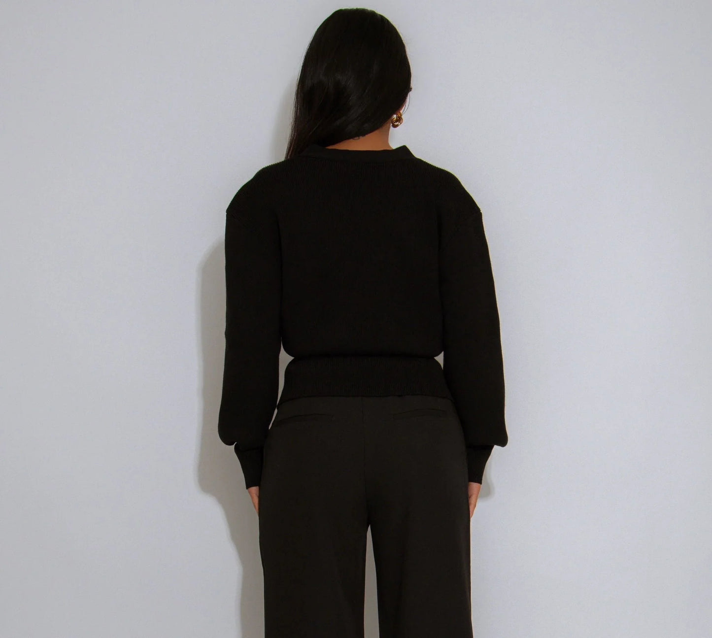 Sculpted Elegance Knit Sweater - Black